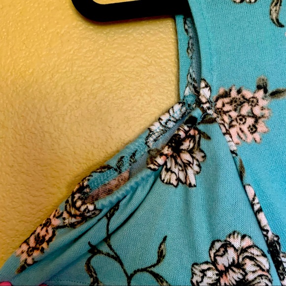 Women’s Cold shoulder long sleeve blouse - Picture 3 of 4